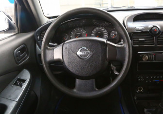 Подержанный автомобиль Nissan Almera Classic 2007 года (10 фото)