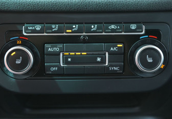 Подержанный автомобиль Volkswagen Tiguan 2012 года (17 фото)
