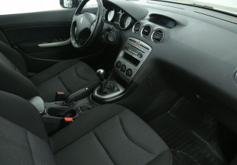 Подержанный автомобиль Peugeot 408 2012 года (9 фото)