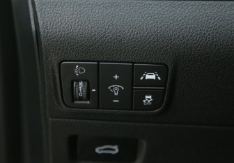 Подержанный автомобиль Kia K5 2020 года (32 фото)