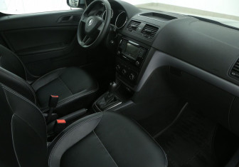 Подержанный автомобиль Skoda Yeti 2017 года (9 фото)