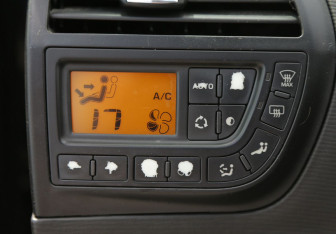 Подержанный автомобиль Citroen C4 Picasso 2008 года (15 фото)
