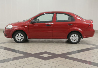 Подержанный автомобиль Chevrolet Aveo Sedan 2011 года (7 фото)