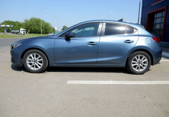 Подержанный автомобиль Mazda Axela Hatchback 2014 года (8 фото)