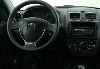 Подержанный автомобиль LADA (ВАЗ) Granta Liftback 2019 года (14 фото)