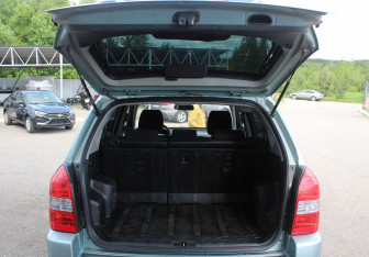Подержанный автомобиль Hyundai Tucson 2006 года (16 фото)
