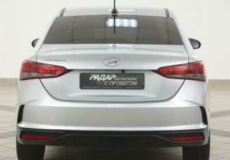 Подержанный автомобиль Hyundai Solaris Sedan 2021 года (3 фото)