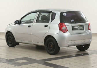 Подержанный автомобиль Chevrolet Aveo Hatchback 2010 года (2 фото)