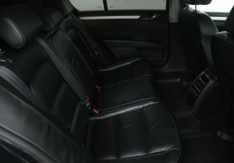 Подержанный автомобиль Skoda Superb Liftback 2011 года (11 фото)