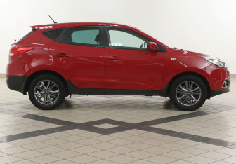 Подержанный автомобиль Hyundai ix35 2014 года (5 фото)