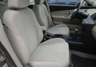 Подержанный автомобиль Nissan Primera Sedan 2004 года (10 фото)