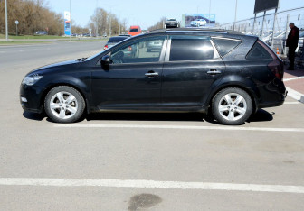 Подержанный автомобиль Kia Ceed Wagon 2010 года (8 фото)