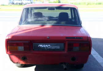 Подержанный автомобиль LADA (ВАЗ) 2105 1990 года (5 фото)