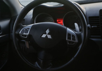 Подержанный автомобиль Mitsubishi Lancer Sedan 2008 года (16 фото)