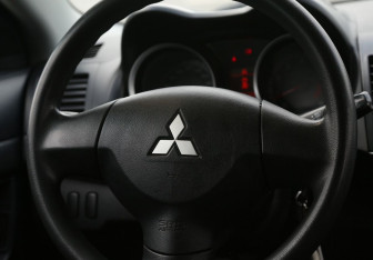 Подержанный автомобиль Mitsubishi Lancer Sedan 2008 года (16 фото)