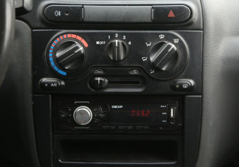 Подержанный автомобиль Chevrolet Lanos 2007 года (13 фото)