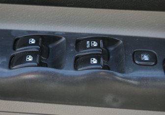 Подержанный автомобиль Chevrolet Rezzo 2007 года (18 фото)