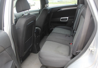 Подержанный автомобиль Opel Antara 2007 года (12 фото)