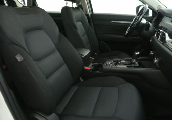 Подержанный автомобиль Mazda CX-5 2017 года (10 фото)