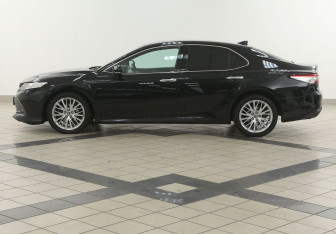 Подержанный автомобиль Toyota Camry Sedan 2020 года (7 фото)