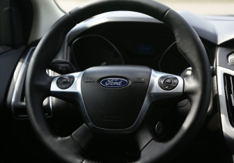 Подержанный автомобиль Ford Focus Wagon 2012 года (16 фото)