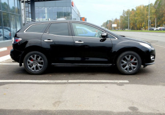 Подержанный автомобиль Mazda CX-7 2007 года (7 фото)