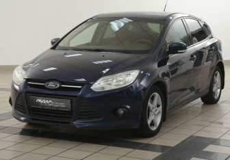 Подержанный автомобиль Ford Focus Hatchback 2012 года (8 фото)