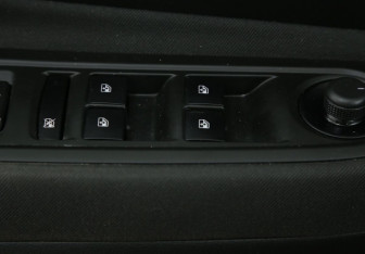 Подержанный автомобиль Opel Mokka 2012 года (18 фото)