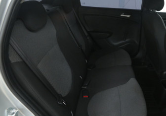 Подержанный автомобиль Hyundai Solaris Sedan 2011 года (11 фото)