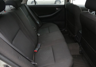 Подержанный автомобиль Toyota Corolla Sedan 2006 года (11 фото)