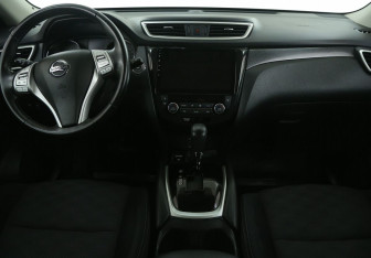Подержанный автомобиль Nissan X-Trail 2018 года (12 фото)