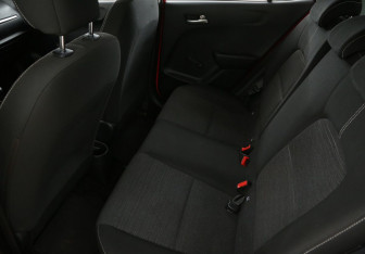 Подержанный автомобиль Kia Picanto 2018 года (15 фото)