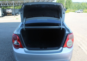 Подержанный автомобиль Chevrolet Aveo Sedan 2012 года (19 фото)