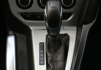 Подержанный автомобиль Ford Focus Wagon 2012 года (15 фото)