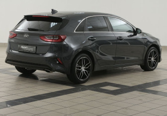 Подержанный автомобиль Kia Ceed Hatchback 2019 года (4 фото)
