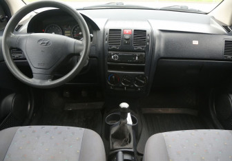 Подержанный автомобиль Hyundai Getz 2004 года (12 фото)