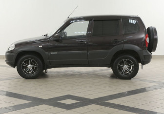 Подержанный автомобиль Chevrolet Niva 2012 года (7 фото)