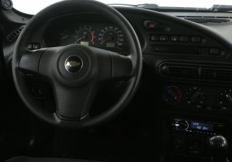 Подержанный автомобиль Chevrolet Niva 2015 года (14 фото)