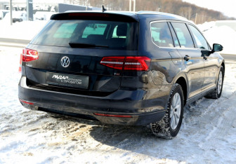 Подержанный автомобиль Volkswagen Passat Wagon 2017 года (6 фото)