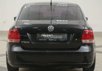 Подержанный автомобиль Volkswagen Polo Sedan 2012 года (3 фото)