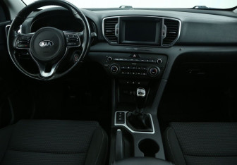 Подержанный автомобиль Kia Sportage 2017 года (12 фото)