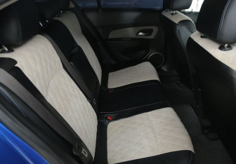 Подержанный автомобиль Chevrolet Cruze Sedan 2011 года (11 фото)