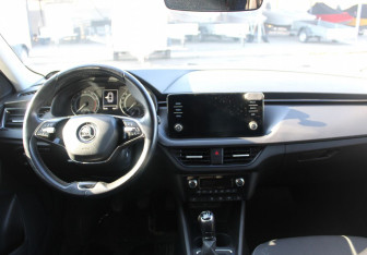 Подержанный автомобиль Skoda Rapid Liftback 2021 года (15 фото)