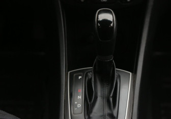 Подержанный автомобиль Hyundai Solaris Hatchback 2014 года (13 фото)