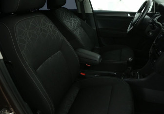 Подержанный автомобиль Skoda Rapid Liftback 2019 года (10 фото)