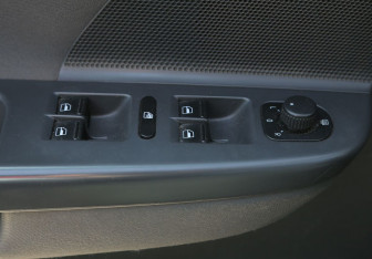 Подержанный автомобиль Volkswagen Golf Hatchback 2008 года (18 фото)