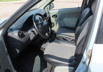Подержанный автомобиль Renault Logan Sedan 2008 года (10 фото)