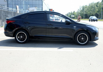 Подержанный автомобиль Hyundai Solaris Sedan 2021 года (7 фото)