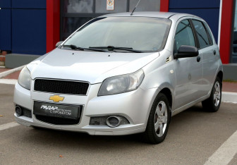 Подержанный автомобиль Chevrolet Aveo Hatchback 2011 года (3 фото)
