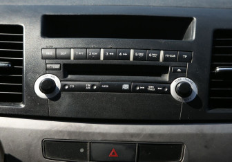 Подержанный автомобиль Mitsubishi Lancer Sedan 2007 года (13 фото)